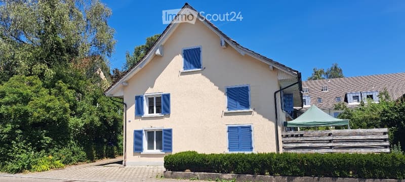 Casa angolare soleggiata con area di seduta coperta (2)