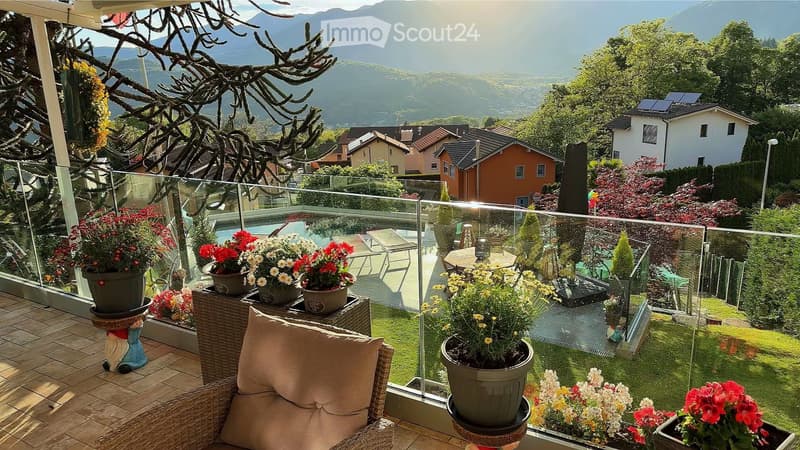 Villa in Luganese with panoramic view, pool and elevator (2)