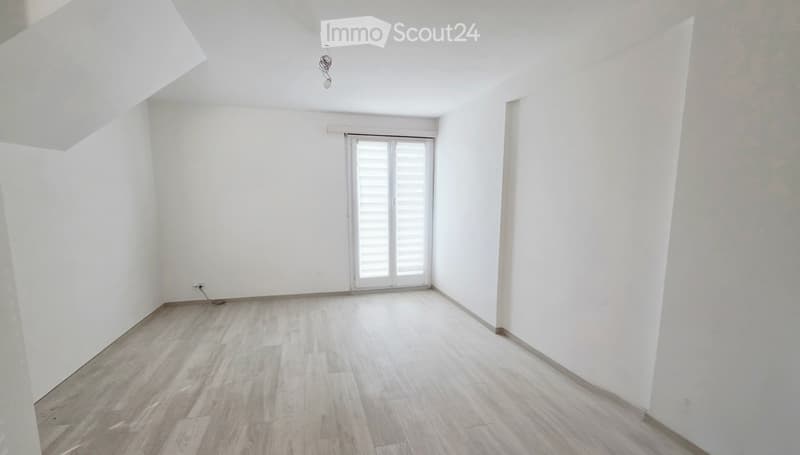 Affittasi luminoso monolocale con terrazzo (2)