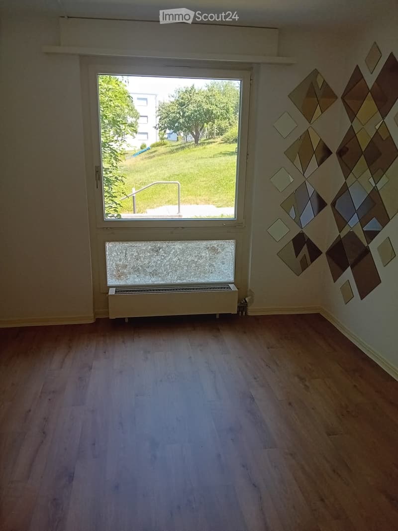 Appartement 3 pièces et demi lumineux avec cuisine ouverte et place de parking (5)