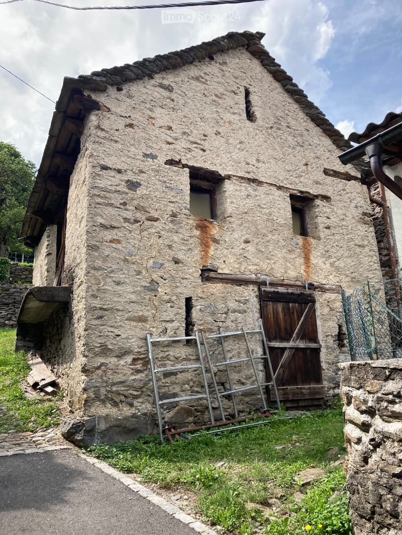 Rustico indipendente a Leontica con LICENZA APPROVATA (5)
