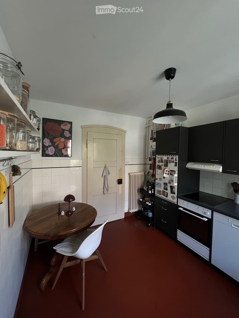 Bright 4.5-room old building apartment in the popular Loreto quarter (4)
