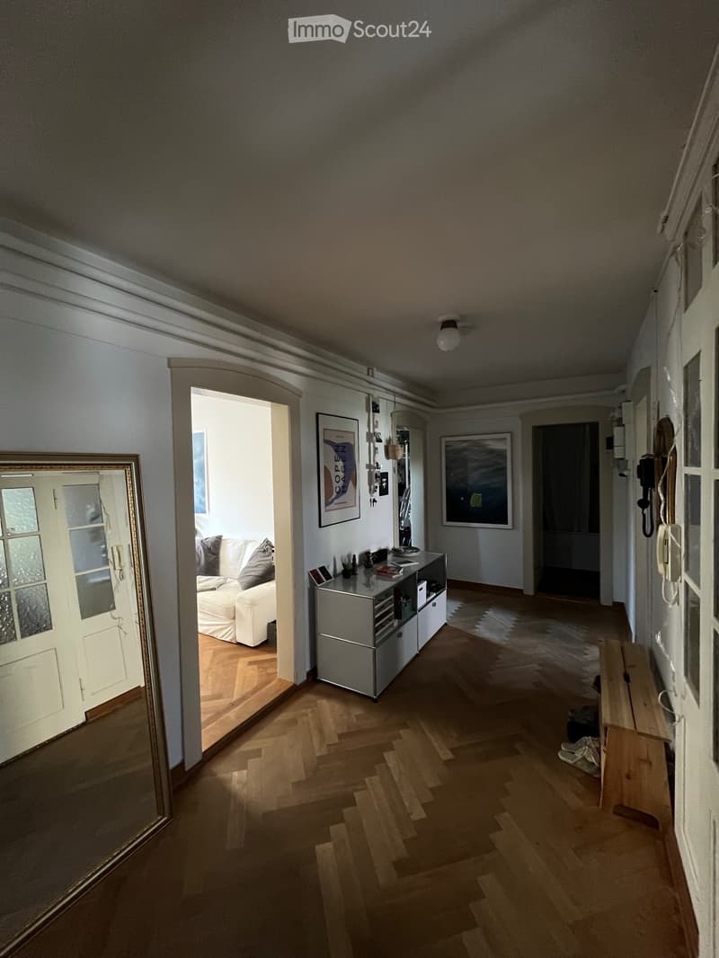 Bright 4.5-room old building apartment in the popular Loreto quarter (3)