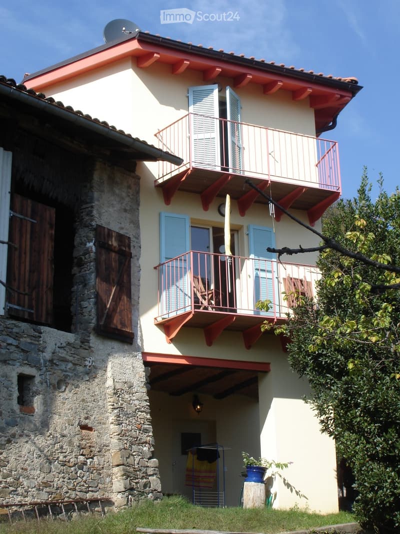 Curio: vendiamo bella casa finemente ristrutturata (2)