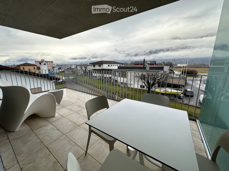 Cozy 2.5-room apartment with terrace in Contone (2)