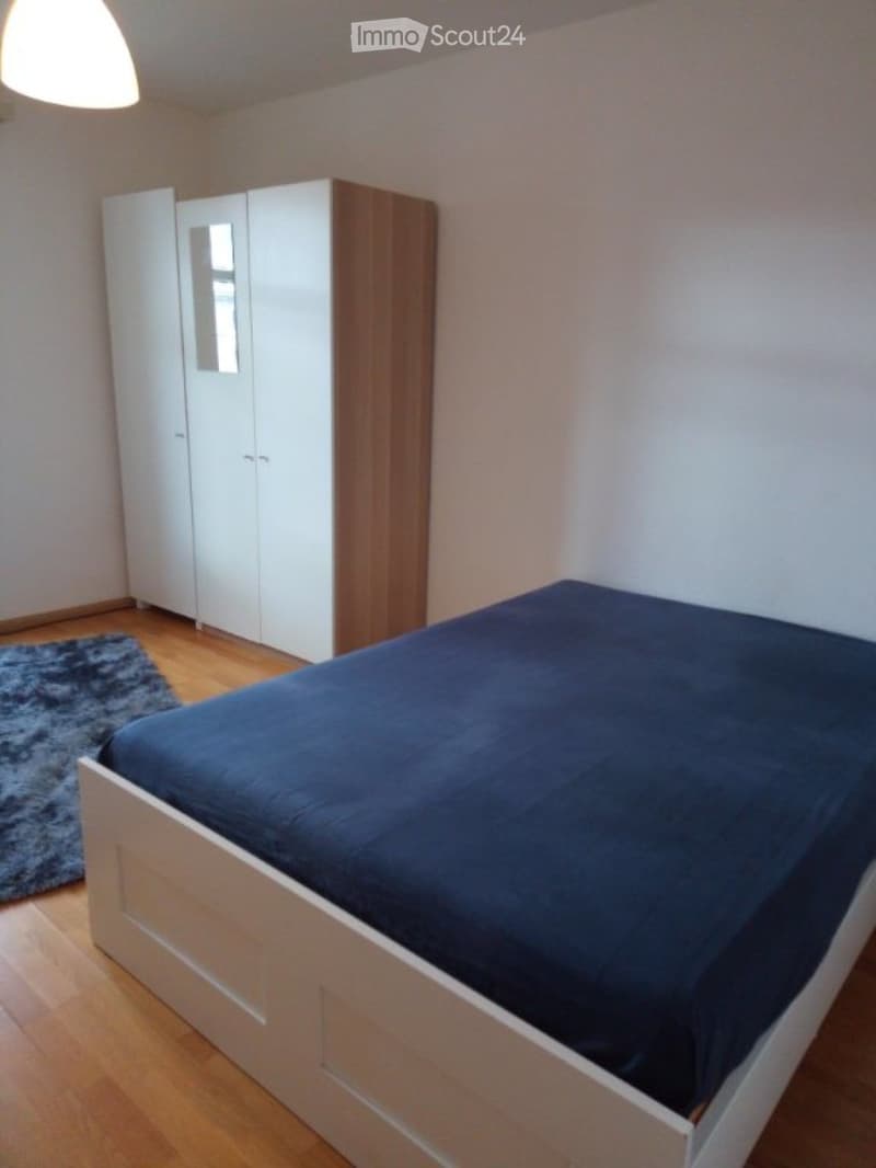 Ab sofort sehr grosses neues möbliertes WG-Zimmer (2)