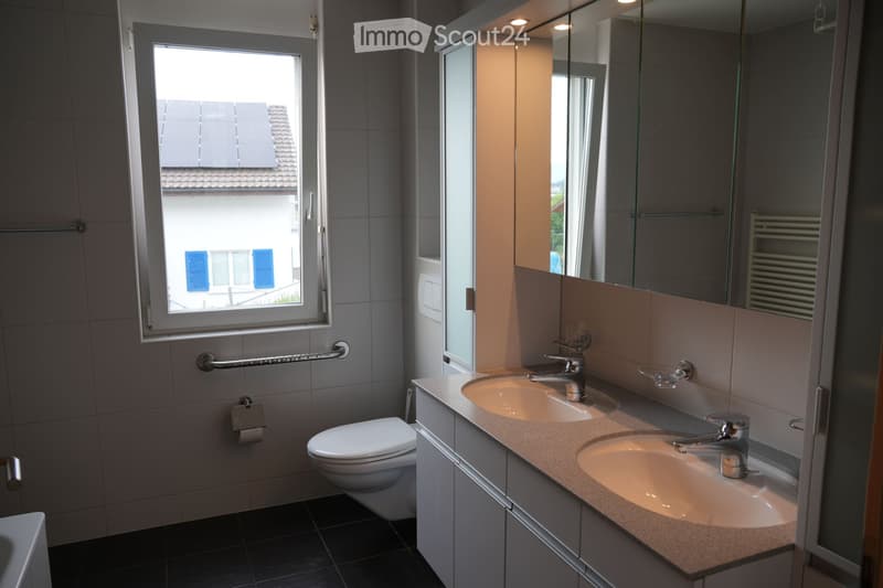 Appartement calme de 5,5 pièces à Gränichen, avec beaucoup d'espace vert et de confort (4)