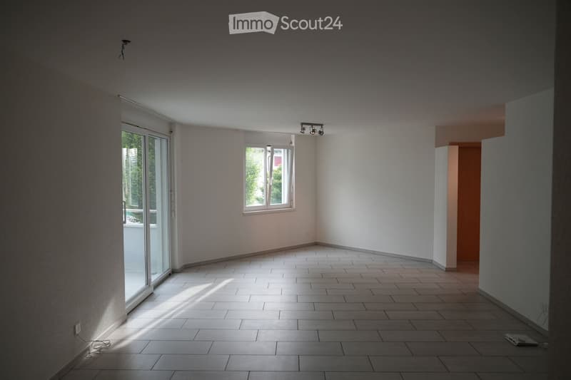 Appartement calme de 5,5 pièces à Gränichen, avec beaucoup d'espace vert et de confort (2)