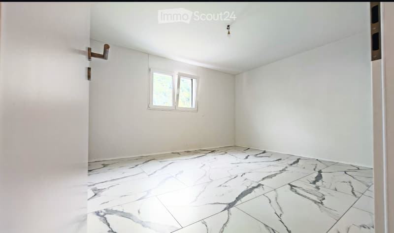 NEUF ET LUMINEUX 3.5 AVEC GRAND JARDIN PRIVE A GORDUNO (1)