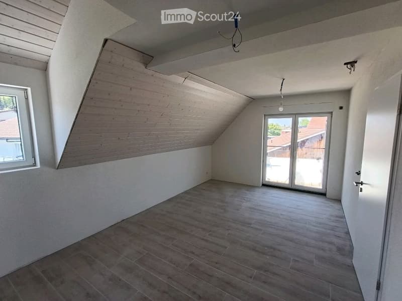 Casa moderna, nuova, ottima posizione e collegamento (1)