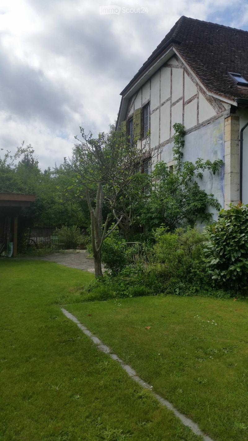 4 Pièces Appartement Ancien dans Bâtiment Historique (3)