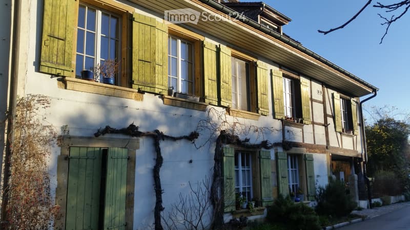 4 Pièces Appartement Ancien dans Bâtiment Historique (1)