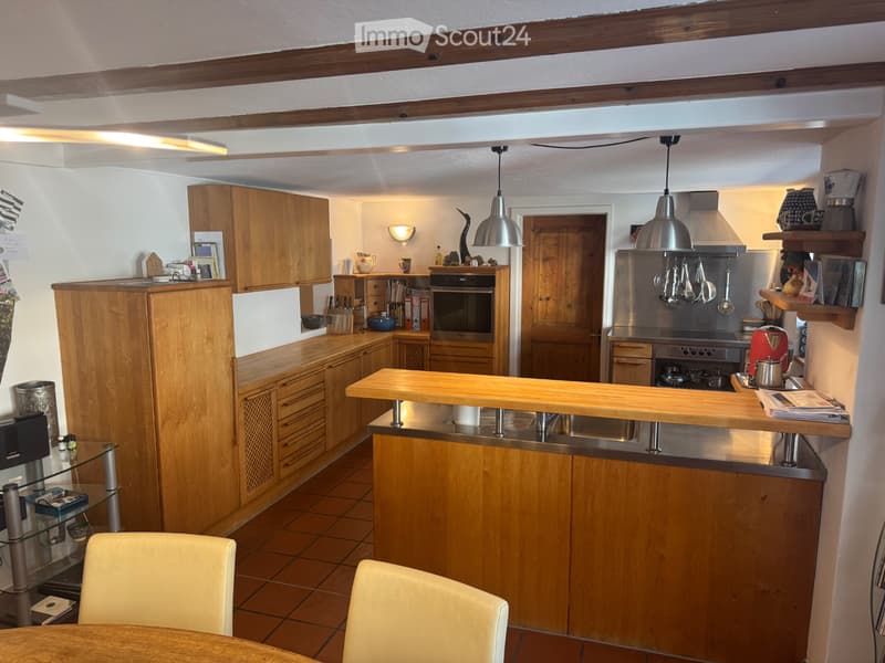 Large 6-room house, no renovation required. (2)