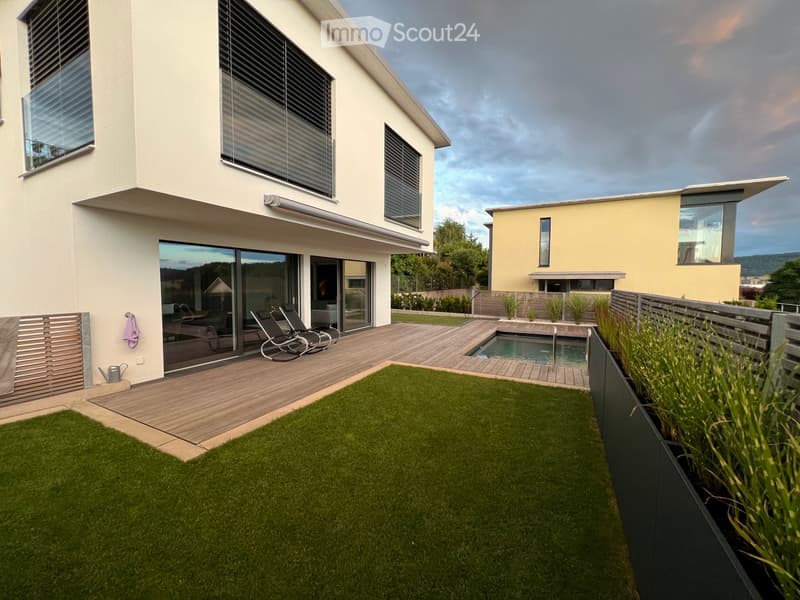 Petit mais charmant : Maison individuelle moderne 4,5 pièces avec piscine et vue panoramique (4)