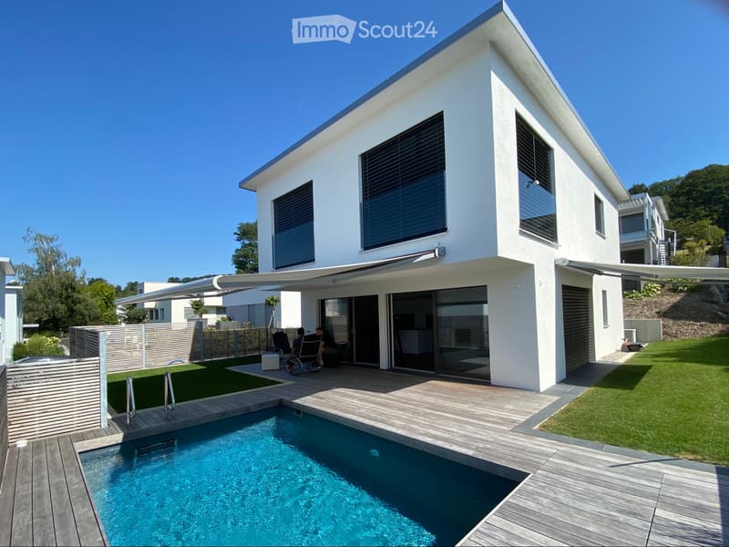 Petit mais charmant : Maison individuelle moderne 4,5 pièces avec piscine et vue panoramique (1)