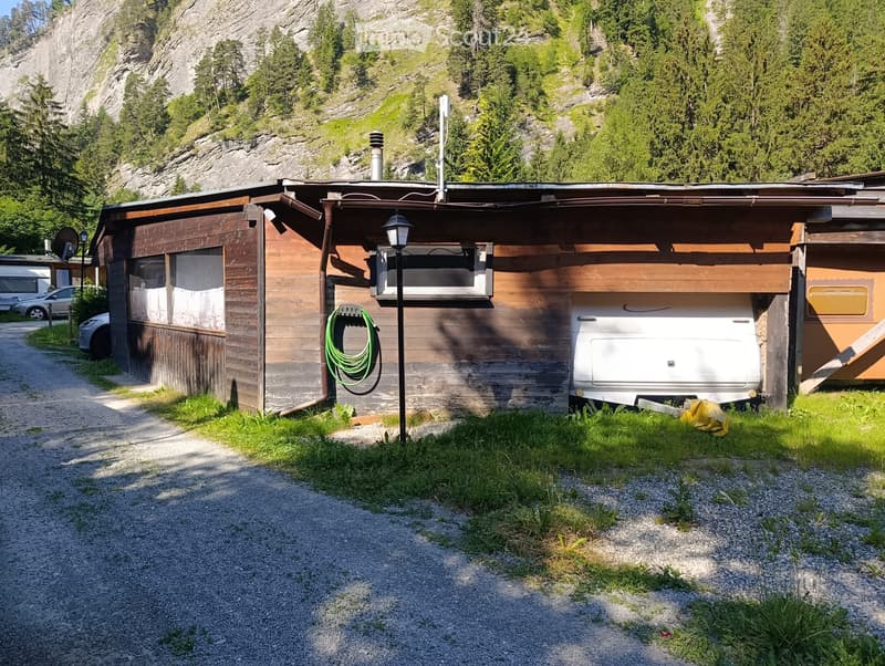 Costruzione fissa con roulotte, possibile prima residenza (1)