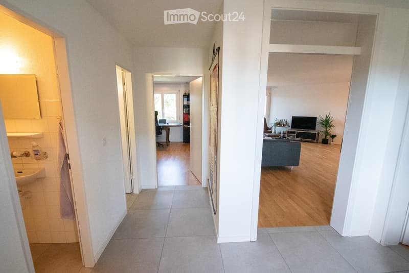 Charming 3.5-room apartment in St. Gallen (2)