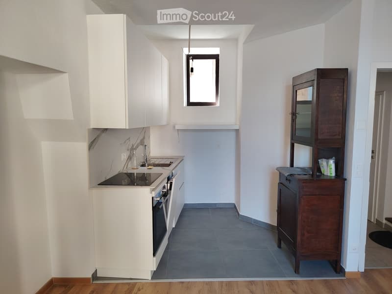Appartement spacieux avec balcon et vue sur le lac à Ponte Tresa (2)