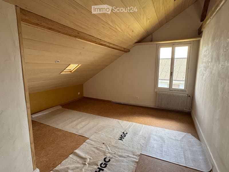 Frisch renovierte Dachwohnung (2)