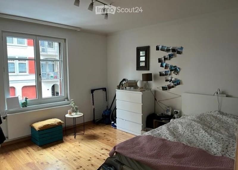 Charming 2.5-room apartment with balcony in central St.Gallen (4)