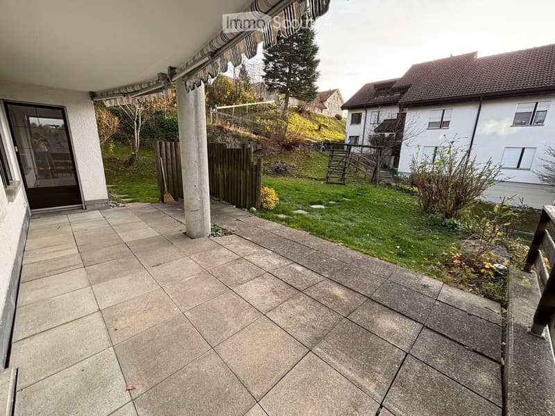 Freshly renovated ground floor apartment with garden seating area (5)