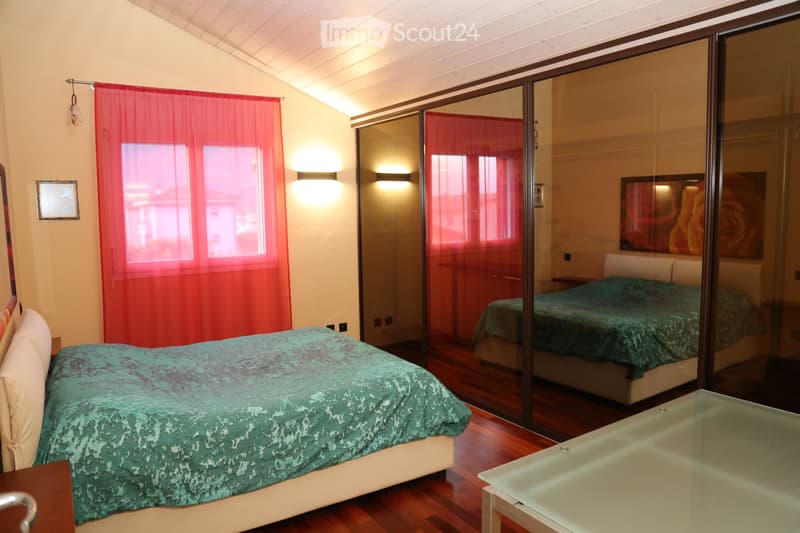 Elegantes 2.5-Zimmer-Mansardenapartment (2)
