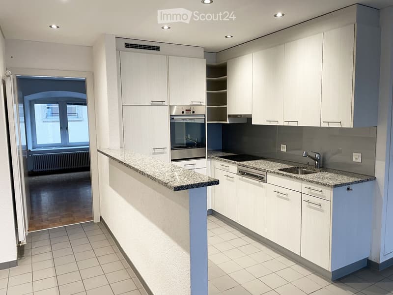Ampio appartamento di 4,5 locali nel centro storico con balcone (2)