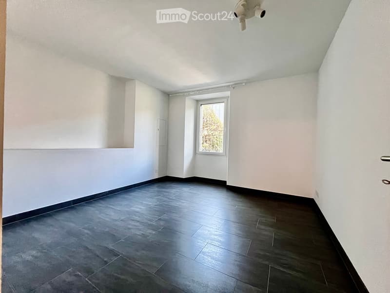 2.5 rooms with independent entrance, garden and parking space (3)
