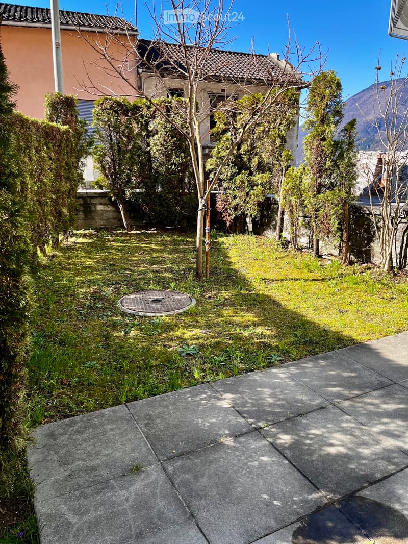 2.5 rooms with independent entrance, garden and parking space (1)