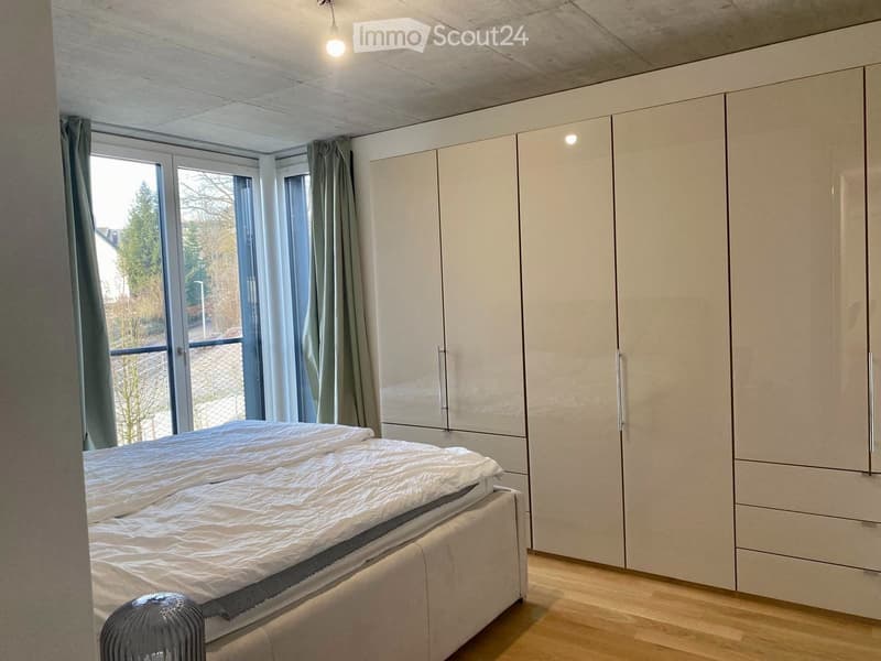 Moderne 4.5-Zimmer-Wohnung mit Weitblick (8)