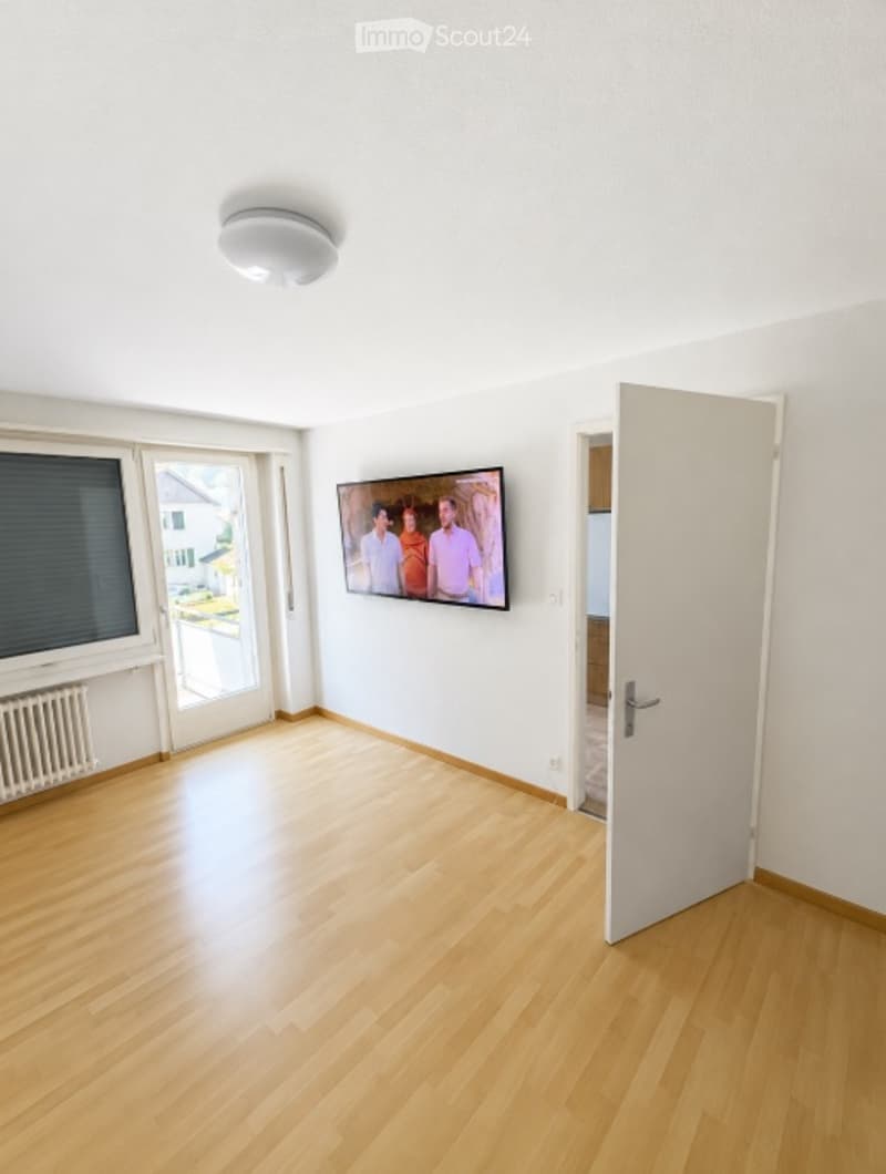 Bright 2.5-room apartment with balcony and parking space - 01.10.26 (1)
