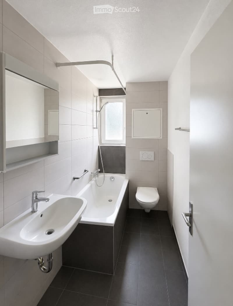 Bright 2.5-room apartment with balcony and parking space - 01.10.26 (3)