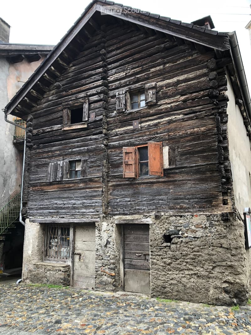 Nous vendons vieille maison à rénover (1)