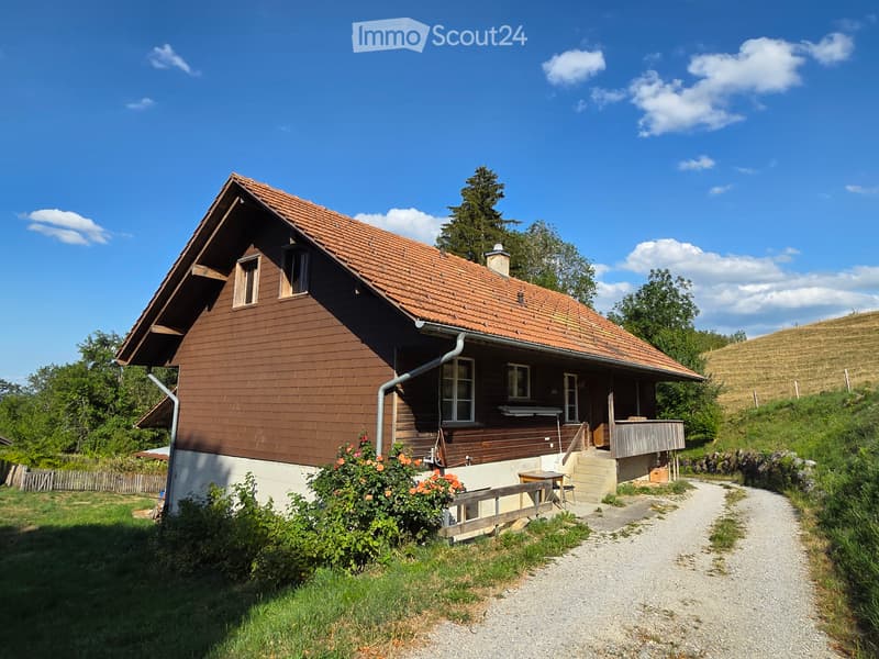 Casa residenziale situata in modo idilliaco in campagna (1)