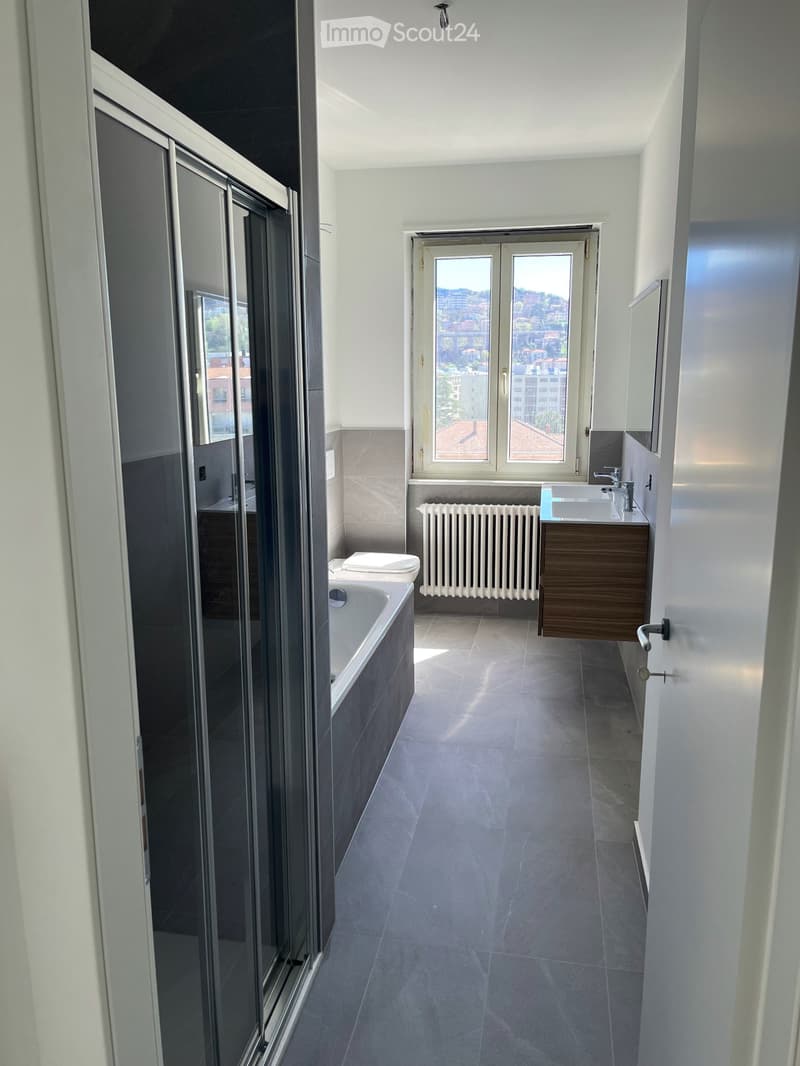 Luminoso attico 4,5 locali a nuovo con 2 balconi (4)