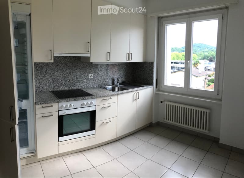 Miete 3,5 Zimmer im letzten Stock (2)
