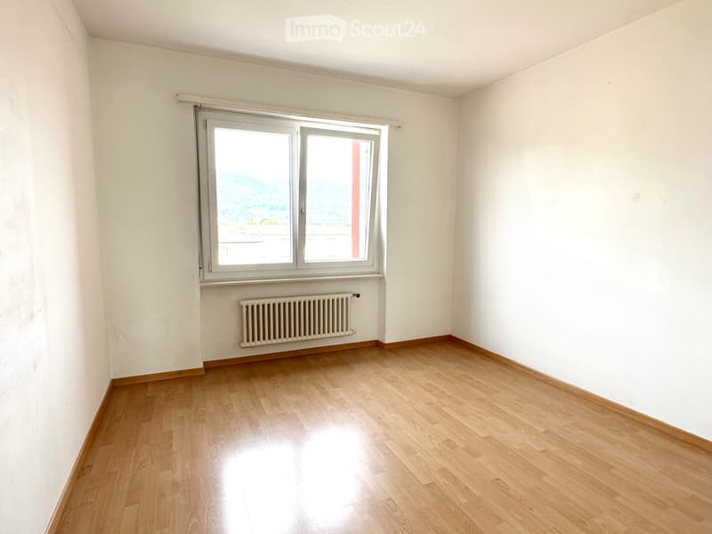 Miete 3,5 Zimmer im letzten Stock (3)