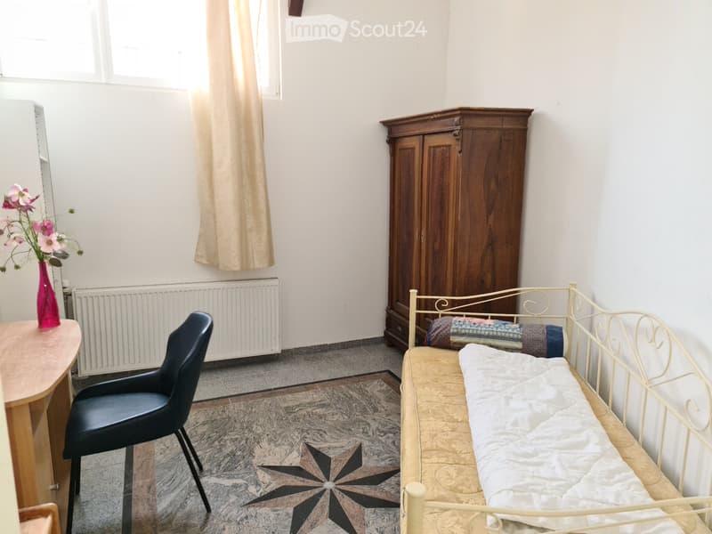 Room for rent (2)