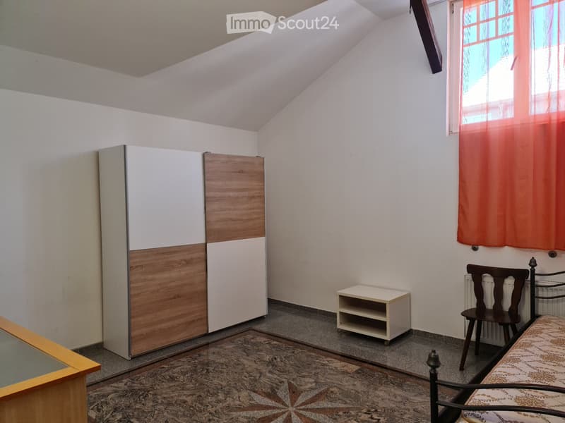 Room for rent (3)