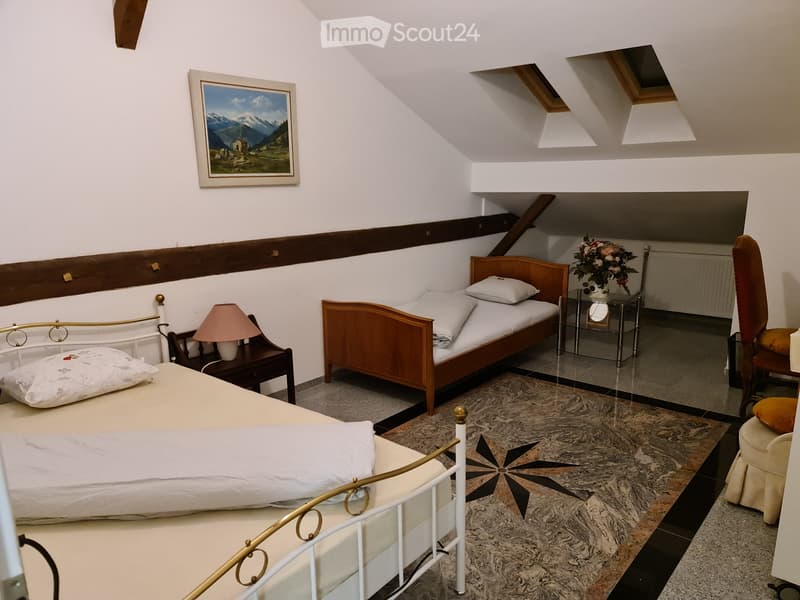 Room for rent (4)