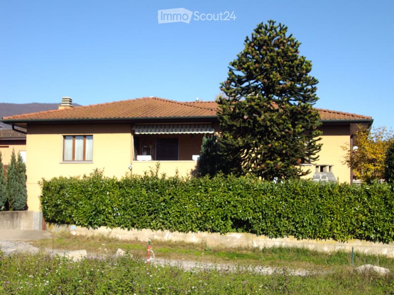Apartment in semi-detached house in Stabio, Montalbano area (1)