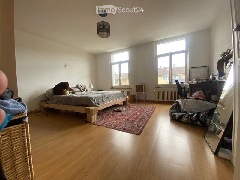 Charmante 3.5-Zimmer-Wohnung im Altbau (2)
