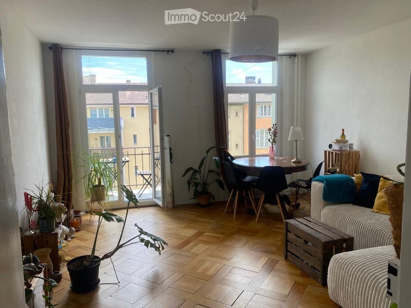 Charmante 3.5-Zimmer-Wohnung im Altbau (1)