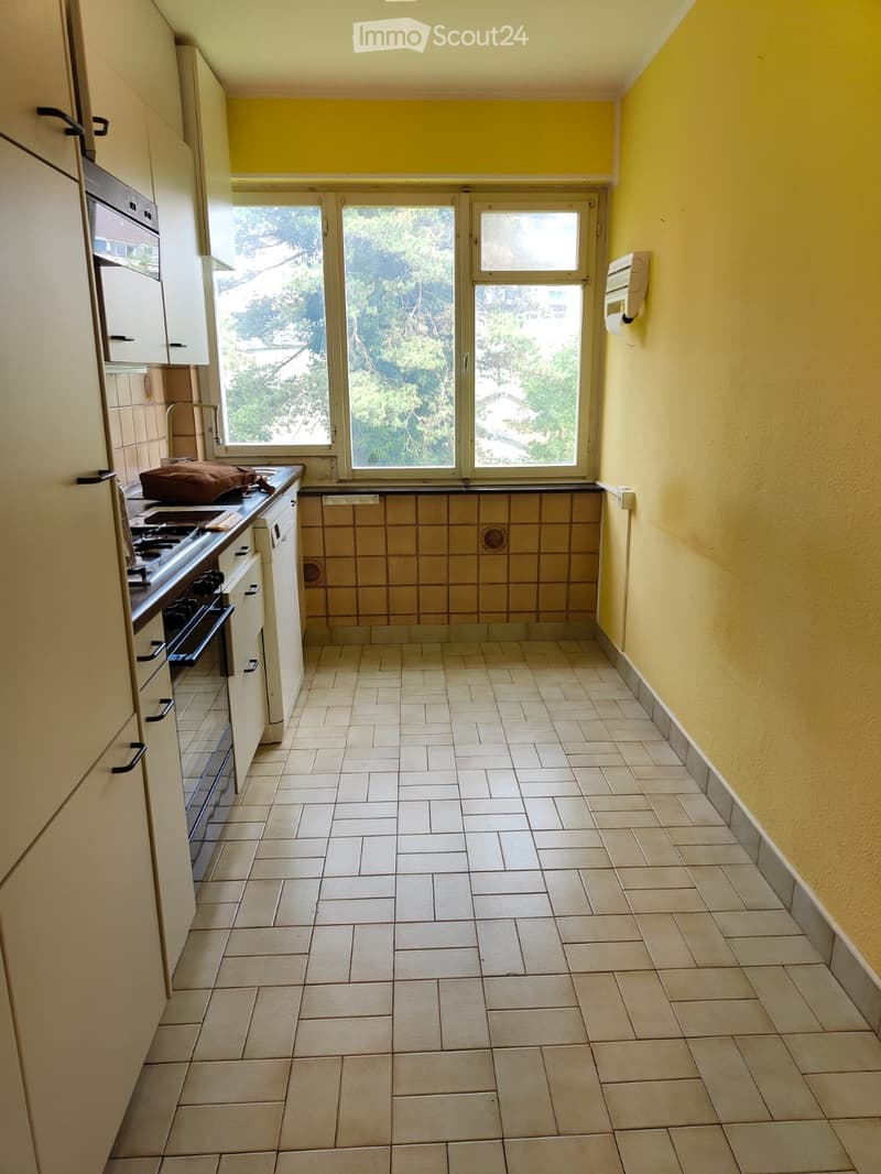 Appartamento di 4 locali luminoso (circa 91 m²) disponibile dal 1 ottobre (5)