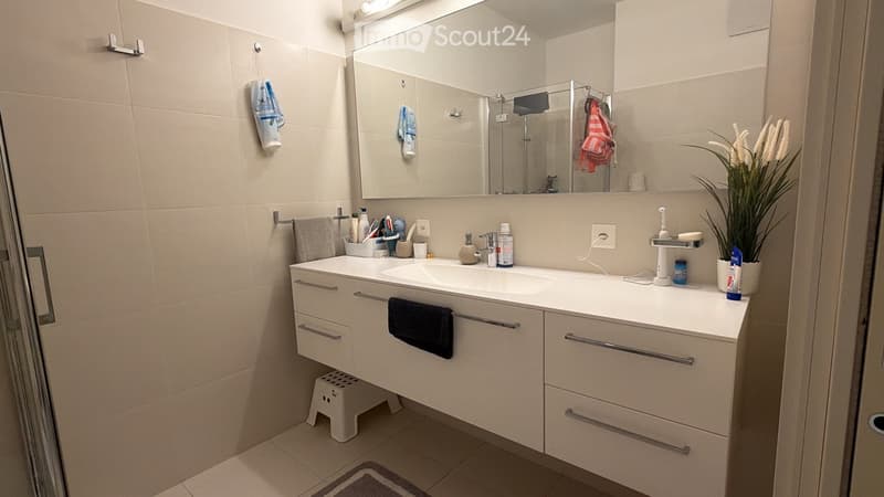 Wohnung 3.5 Zimmer mit großer überdachter Terrasse in Cassarate (4)