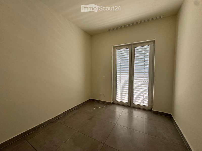 Rent - 3.5 rooms on the ground floor (4)
