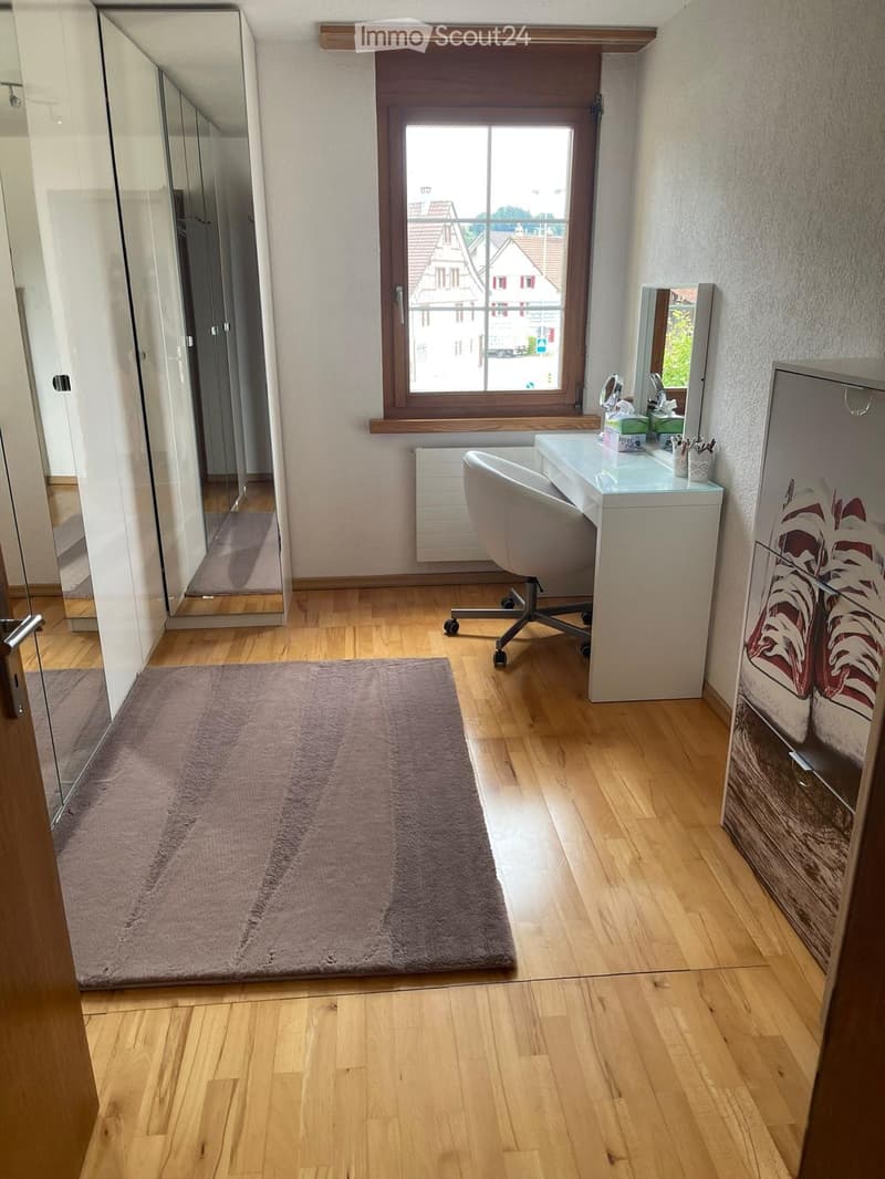familienfreundliche 4.5 Zimmer Wohnung im gemütlichen Saland (5)