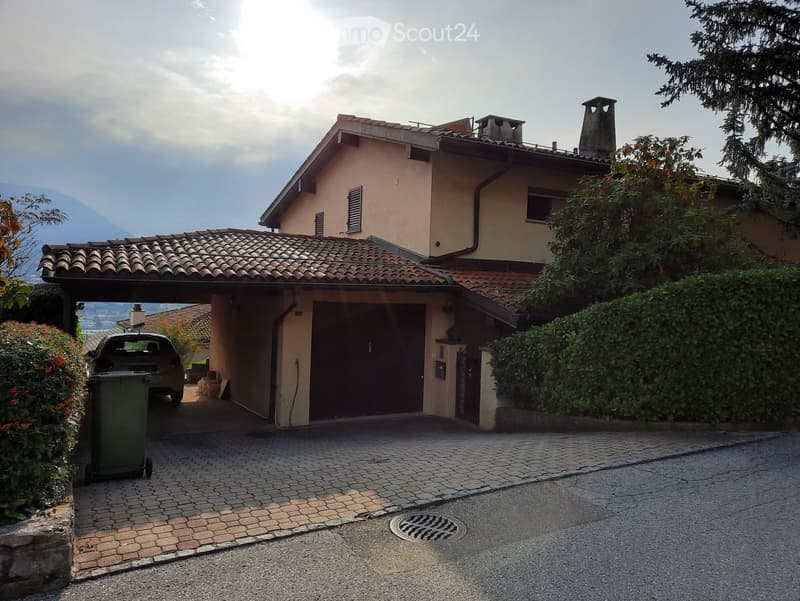 Bella villa unifamiliare / Schöne Einfamilienvilla Manno (1)