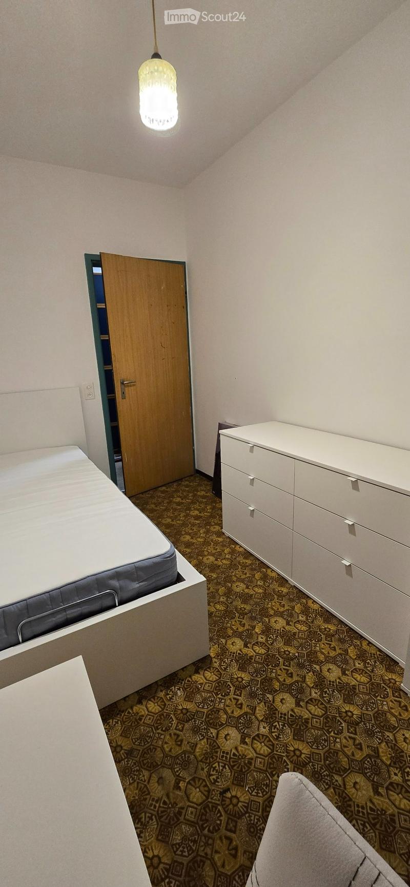 Room for rent for students or commuters (1)