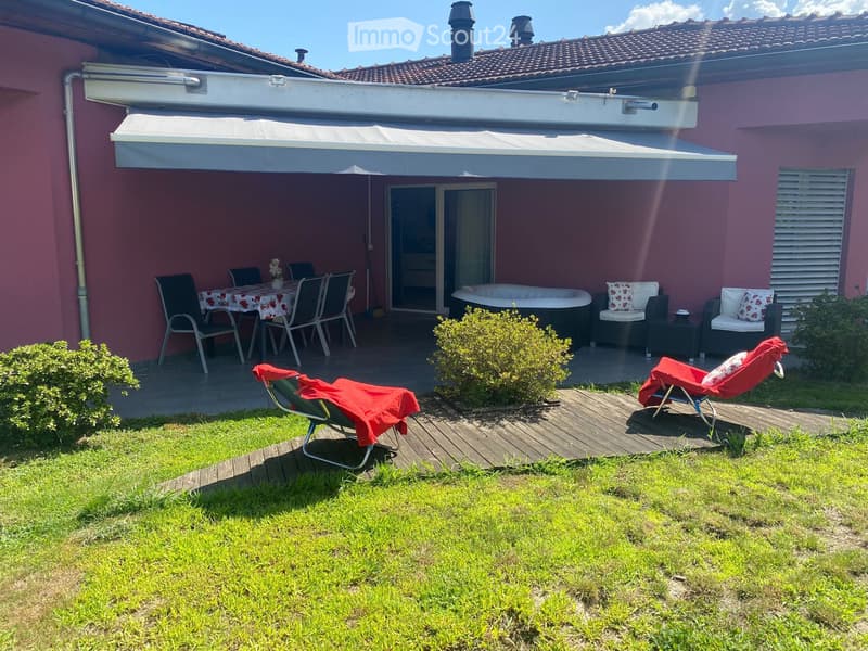 Villa de 6,5 pièces avec jardin et 3/4 places de parking à vendre (1)